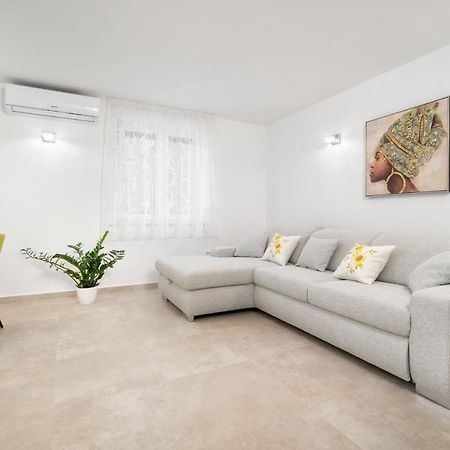 Apartment Amadeo Spalato Esterno foto
