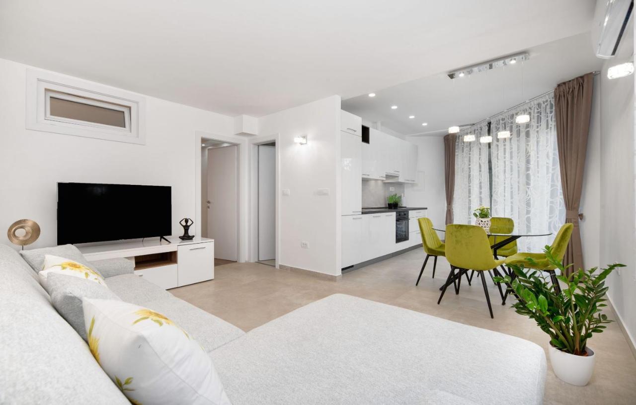 Apartment Amadeo Spalato Esterno foto