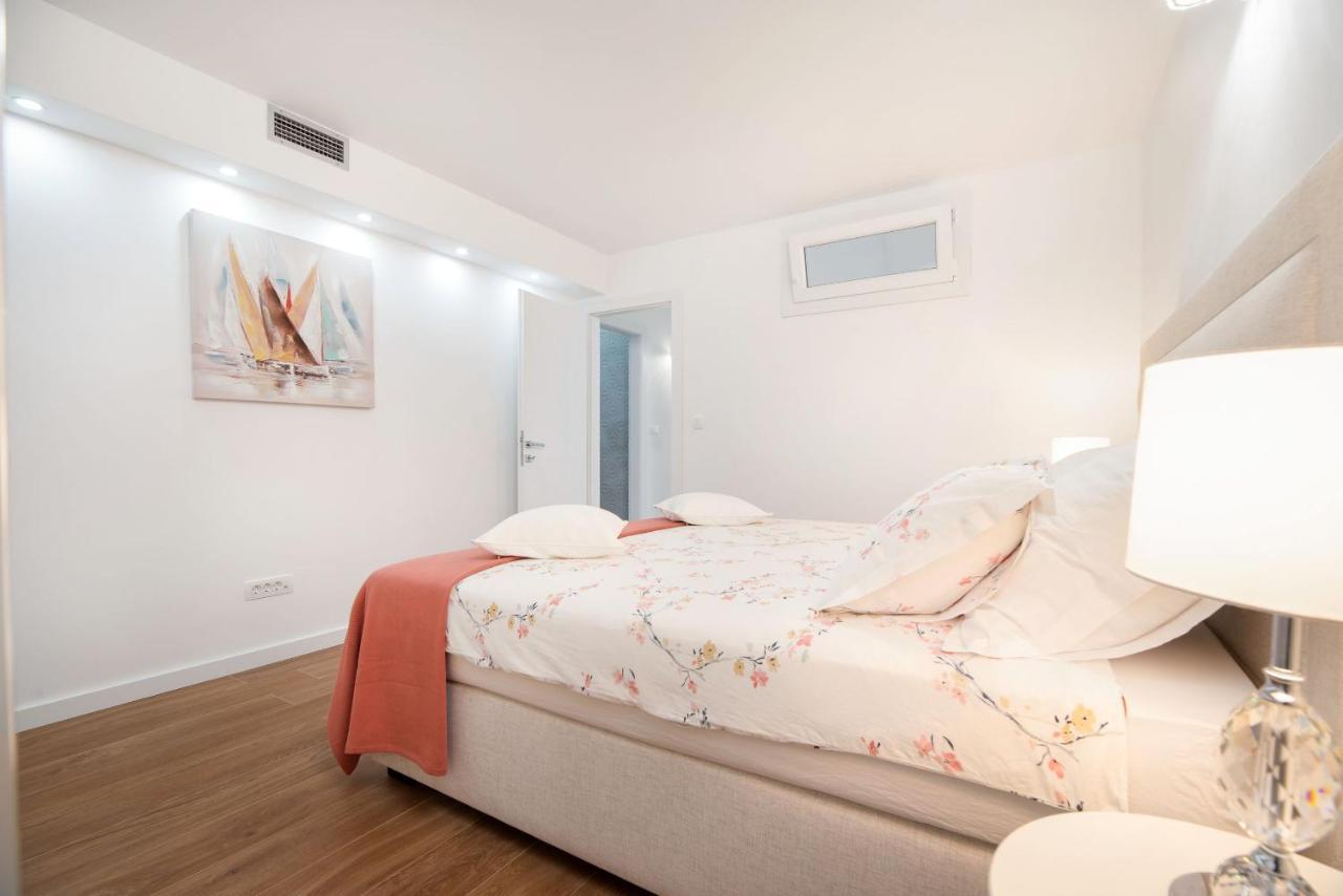 Apartment Amadeo Spalato Esterno foto