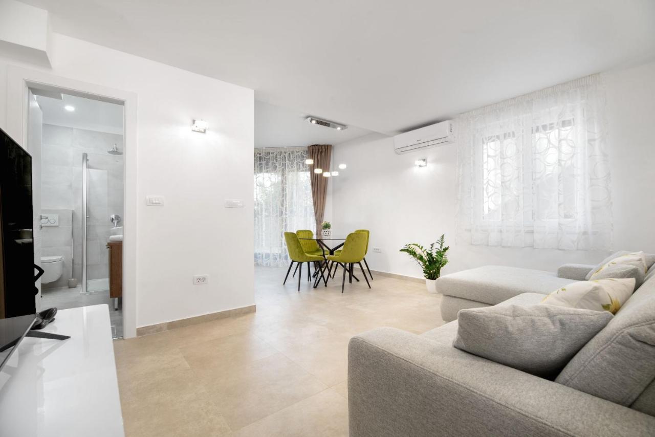 Apartment Amadeo Spalato Esterno foto