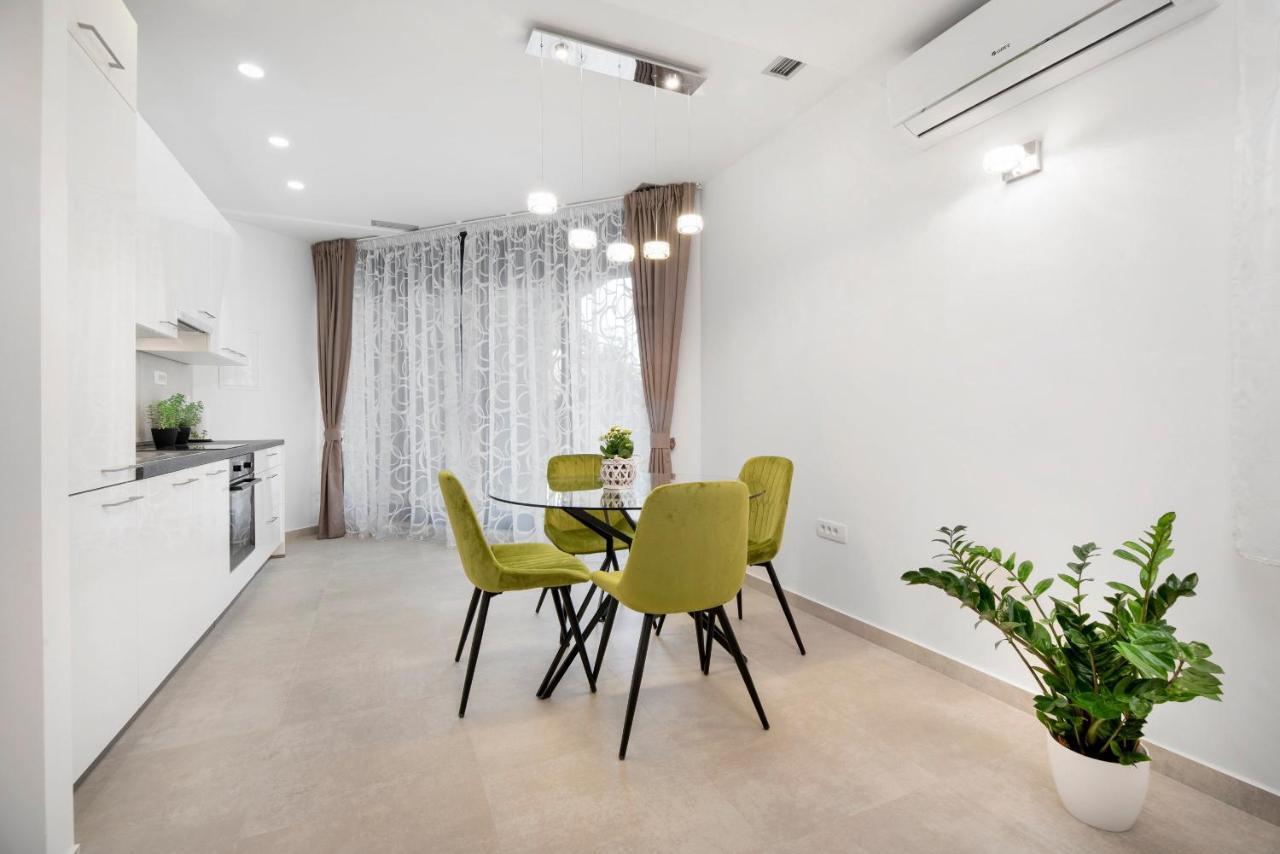 Apartment Amadeo Spalato Esterno foto