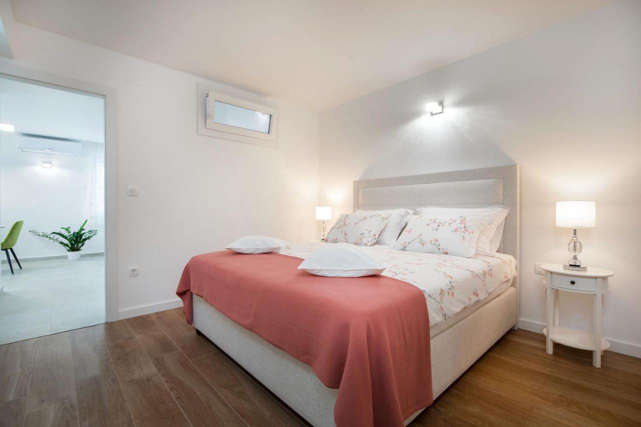 Apartment Amadeo Spalato Esterno foto